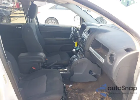 2014 Jeep Compass Sport z USA, uszkodzony, nr VIN 1C4NJCBA5ED523802